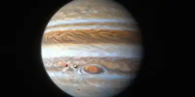 Júpiter Brilhante: O Maior Planeta do Sistema Solar em Seu Máximo Esplendor Visível a Olho Nu