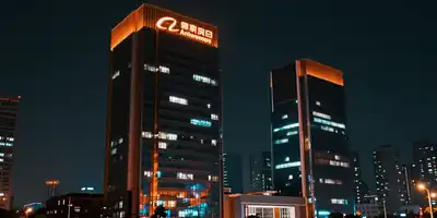 Alibaba Revoluciona o Ecossistema de IA Aberta com Lançamento de Modelo de Linguagem de 2,4 Trilhões de Parâmetros