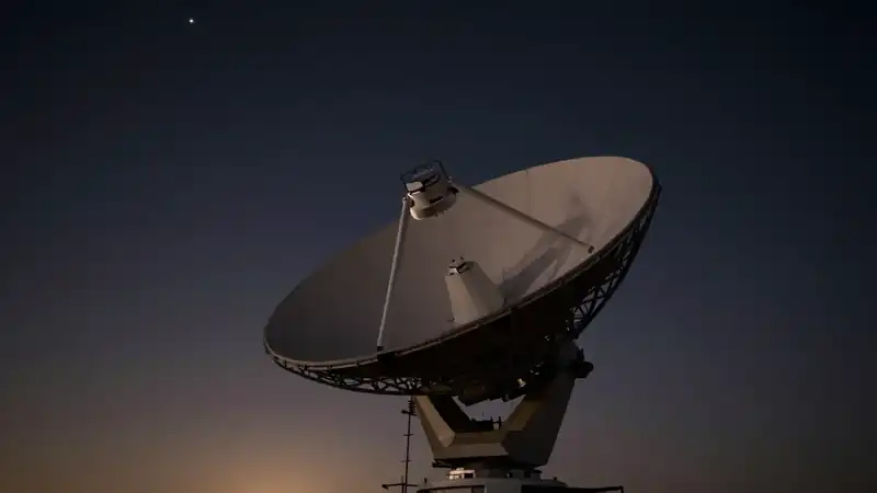 Guerra Espacial: Amazon Aposta Bilhões na Globalstar para Destronar a Starlink